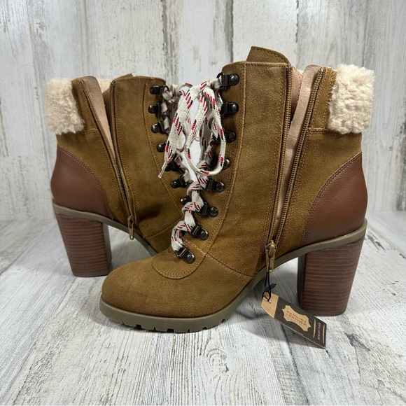 NEW Crevo Joan Faux Shearling Collar Block Heel Ankle Bootie #213 - Picture 4 of 12